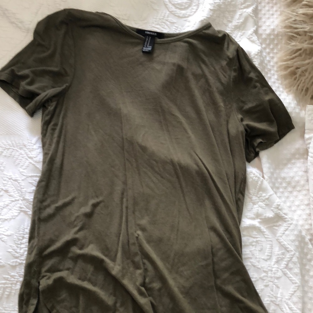 A cute green top!